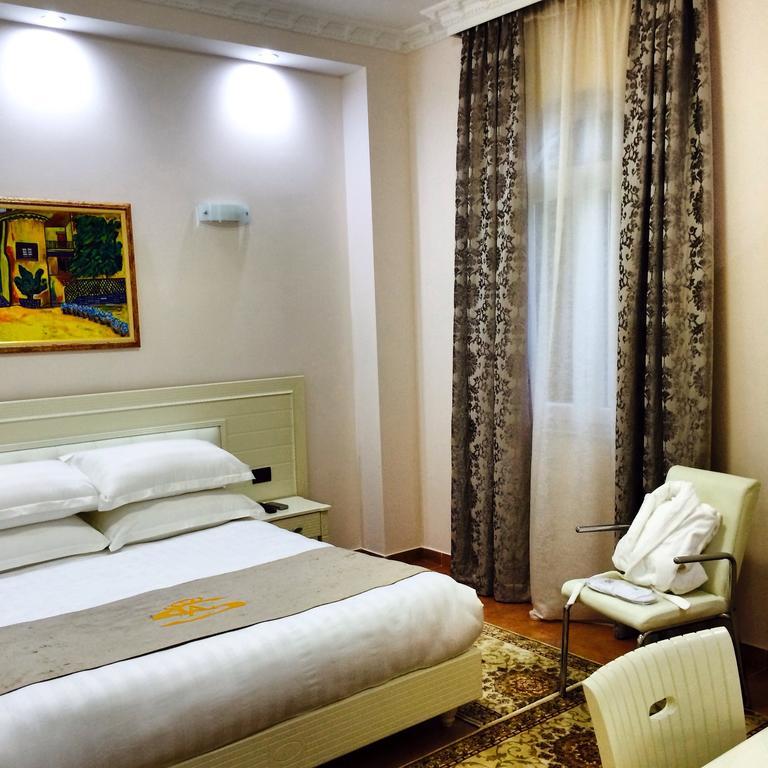 Hotel Boutique Las Тирана Екстер'єр фото