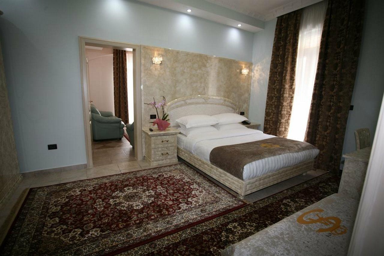 Hotel Boutique Las Тирана Екстер'єр фото